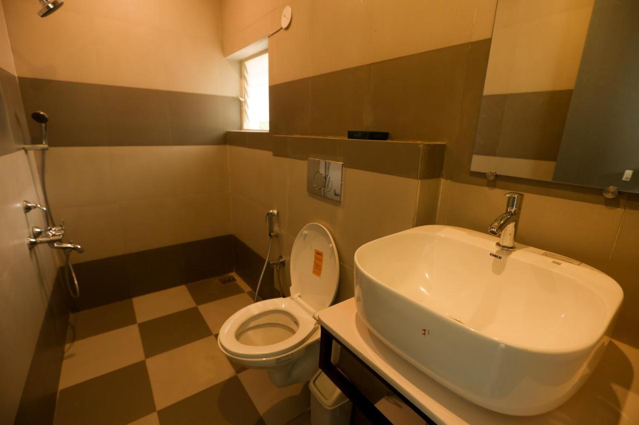 Coastal Pearl Hotel Miramar Panadzsi Kültér fotó