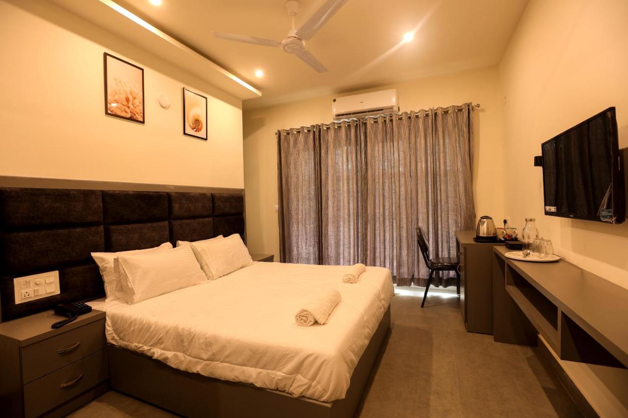 Coastal Pearl Hotel Miramar Panadzsi Kültér fotó